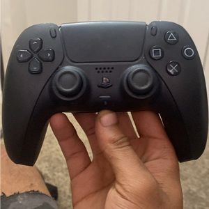 PlayStation 5 controller